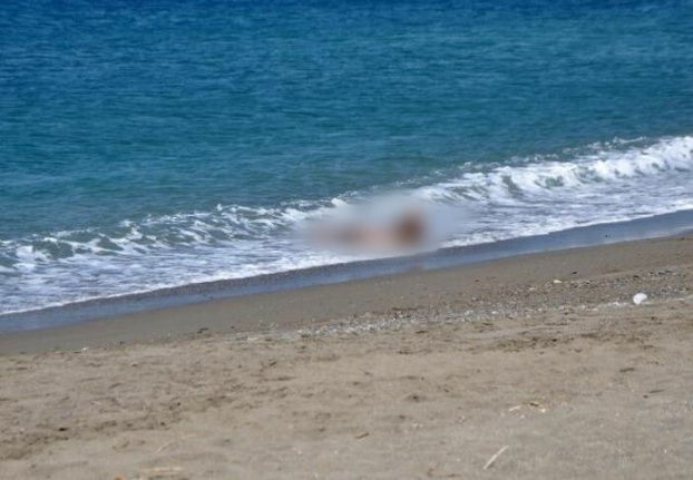 Alanya’da İspanyol turist denize çıplak girdi!