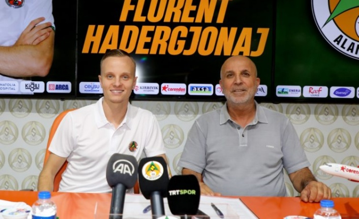 Alanyaspor’da çifte imza