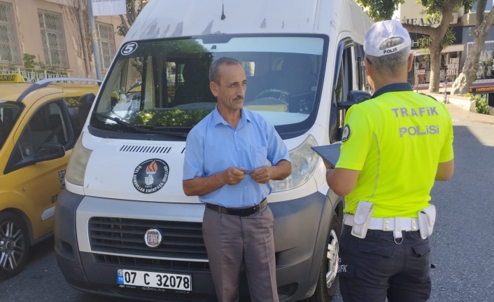 Alanya’da 4 okul servis aracına para cezası uygulandı