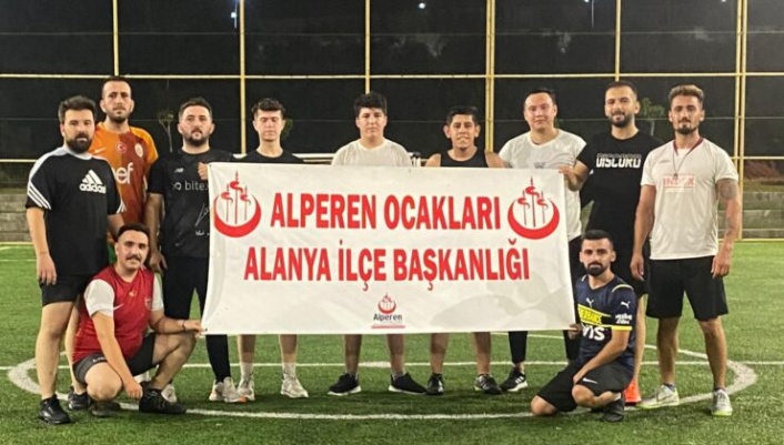 Alanya’da Alperenler ‘halı’ sahaya indi