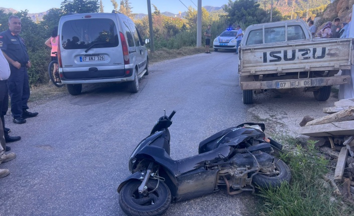Alanya’da hafif ticari araç ile motosiklet çarpıştı: 1 yaralı