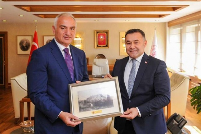 Başkan Yücel Ankara'da ziyaret turunda