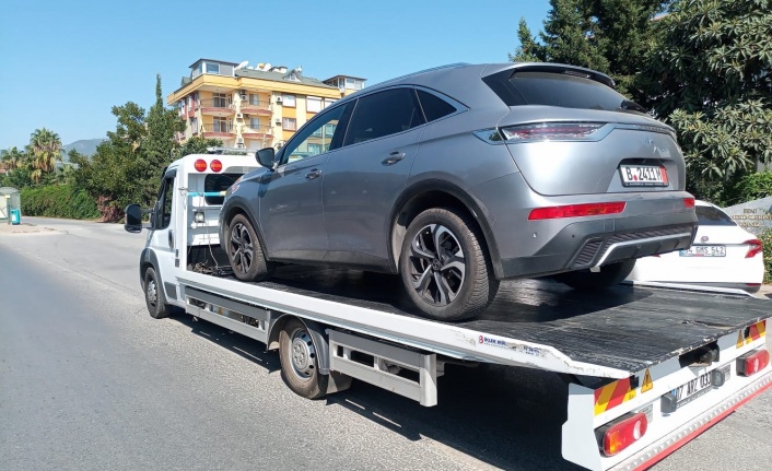 Alanya’da süreleri dolan yabancı plaka araçlar toplandı