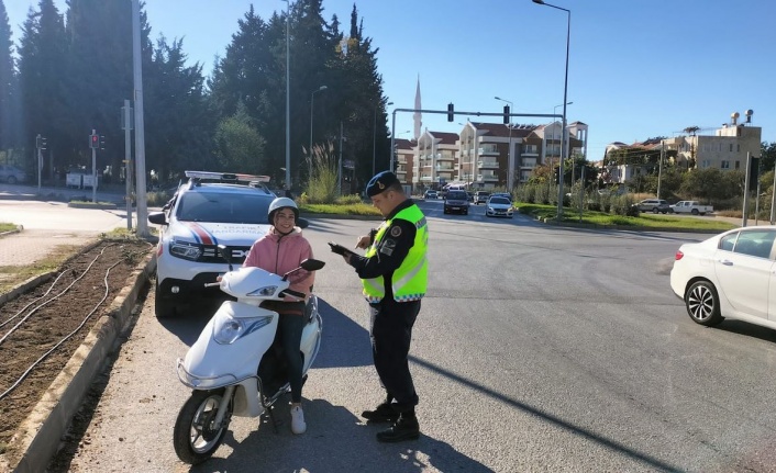 Alanya'da motosiklet sürücülerine ceza yağdı