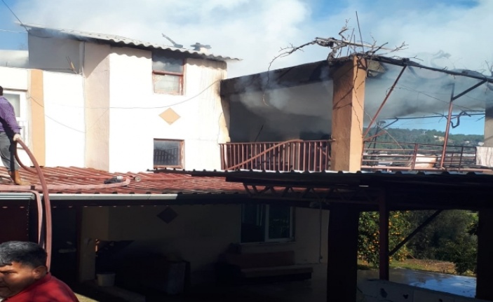 Alanya’da 2 katlı müstakil evde çıkan yangın söndürüldü