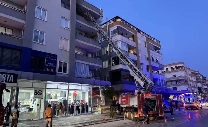 Alanya’da bir apartmanın 4. katında yangın çıktı