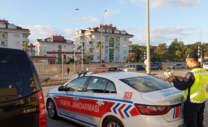 Alanya’da sürücülere havadan ceza yağdı