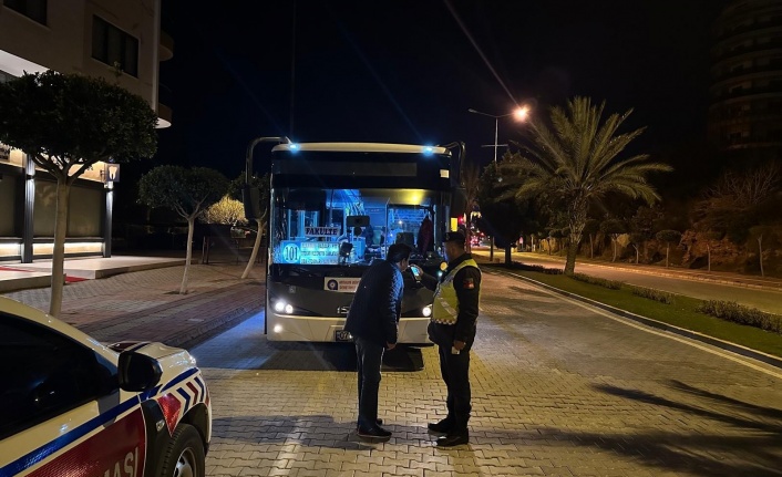 Alanya’da jandarma 8 aracı trafikten men etti