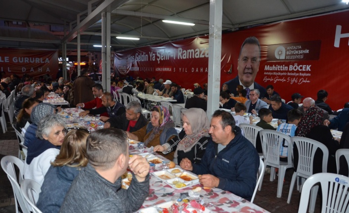 Büyükşehir vatandaşın iftar sofrasına destek oluyor