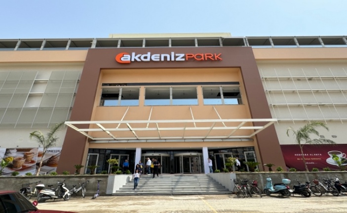 Akdeniz Park AVM kapılarını açtı