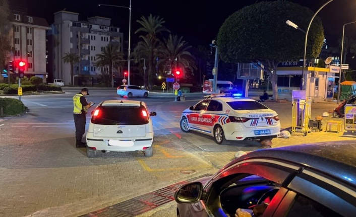 Alanya’da 8 araç trafikten men edildi