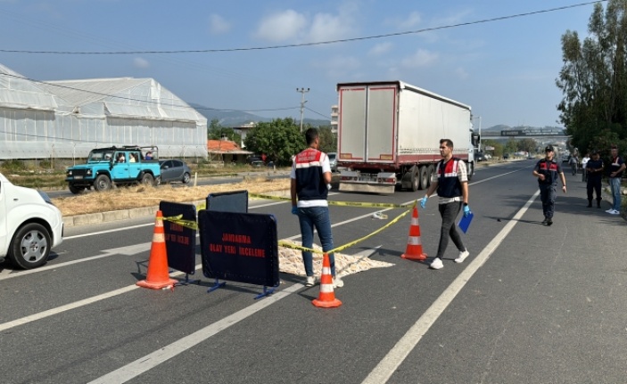 Alanya'da otomobilin çarptığı yaya hayatını kaybetti