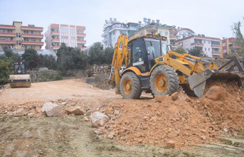 Alanya Belediyesi yol çalışmalarına hız kesmeden devam ediyor