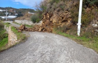 Alanya’da heyelan: yol kapandı