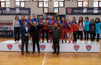 Alanya'da düzenlenen turnuvada şampiyon Gaziantep Polisgücü