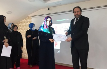 Müftü İlhan, Tashih-i Huruf Kursu’nu tamamlayanlara belgelerini takdim etti