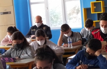 Alanya İlçe Emniyet Müdürü Patat, öğrencilerle kitap okudu