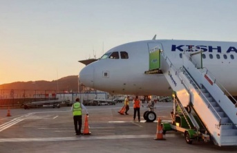 GZP Alanya Havalimanı’nda Tahran’dan ilk kez gelen uçak coşkuyla karşılandı
