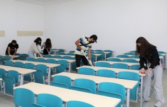 Alanya'da ALKÜ'lü öğrenciler temizlik yaptı