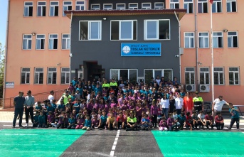 Alanya'da jandarma ekipleri okullarda seminerlere devam ediyor