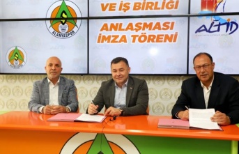 Alanya'da ki bazı plaj büfeleri Alanyaspor'a devredildi