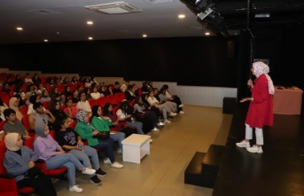 Alanya Belediyesi’nden gençlere motivasyon semineri