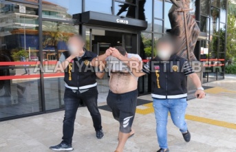 Alanya’da 26 yıl hapis cezasıyla aranan şahıs yakalandı