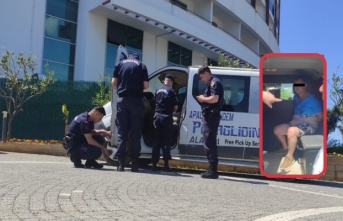 Alanya’da İngiliz turist paraşütçülerin minibüsünü çaldı