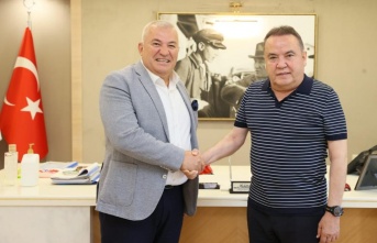 Başkan Şahin'den Hal esnafına müjde: İhale iptal