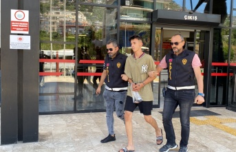 Alanya’da 10 yıl hapis cezasıyla aranan şahıs polis tarafından yakalandı