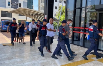 Alanya’da kendilerini "istihbaratçı" olarak tanıtan 5 kişiden 4'ü tutuklandı