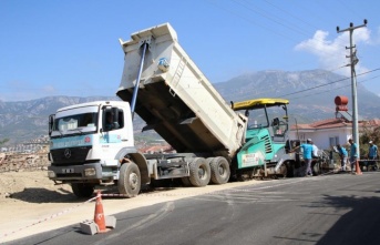 Alanya'nın doğu mahalleleri sıcak asfaltla buluşuyor