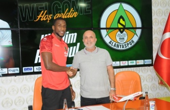Alanyaspor Senegalli Rassoul’le 1 yıllığına anlaştı