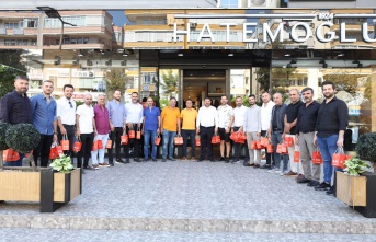 ALTSO Başkan adayı Gömeç ve ekibinden esnafa kandil simiti ikramı