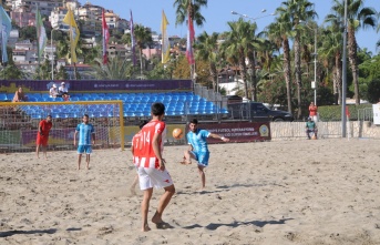 TFF Plaj Futbol Ligi Süper Finalleri Alanya'da başladı
