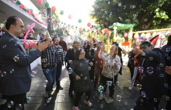 Alanya'da özel bireyler için düzenlenen yılbaşı etkinliği renkli anlara sahne oldu