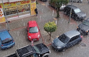 Alanya'da hem yağmur hem dolu yağdı