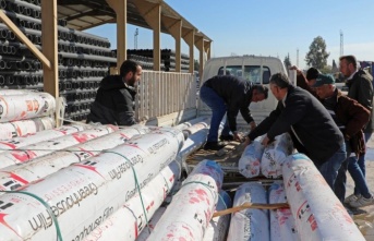 Alanya'da çiftçilere 8 bin 400 metrekare sera naylonu teslim edildi