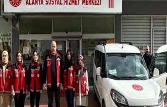 Alanya'da Müdür Çelik ve personelleri yangın bölgesinde