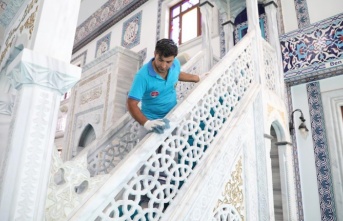 Alanya’da camilerde Ramazan temizliği