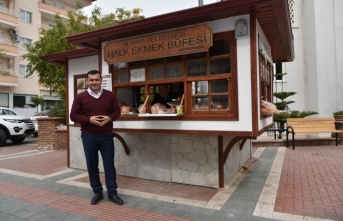 Alanya Belediyesi Halk Ekmek Büfelerinde 6 TL’den satılan pidelere yoğun ilgi