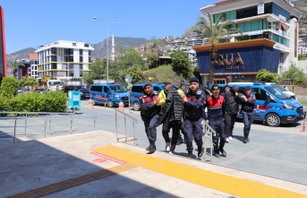 Alanya’da kaçak göçmen operasyonu