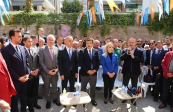 Bakan Çavuşoğlu, Alanya'da partililer ile bayramlaştı