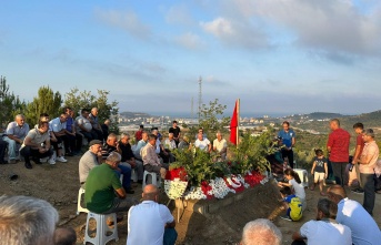 Alanya'da bayramda şehidimizin mezarına ziyaretçi akını