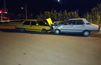 Alanya’da iki otomobilin çarpıştı kazada 4 kişi yaralandı