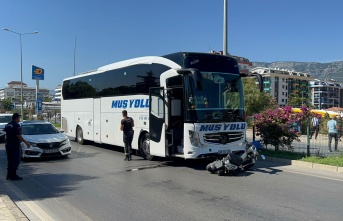 Alanya’da otobüsün çarptığı İrlandalı baba ve oğlu hayatını kaybetti