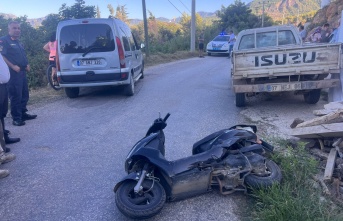 Alanya’da hafif ticari araç ile motosiklet çarpıştı: 1 yaralı