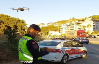 Alanya’da sürücülere havadan ceza yağdı