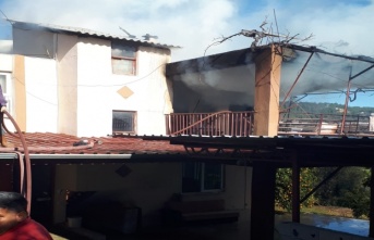 Alanya’da 2 katlı müstakil evde çıkan yangın söndürüldü