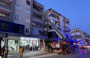 Alanya’da bir apartmanın 4. katında yangın çıktı